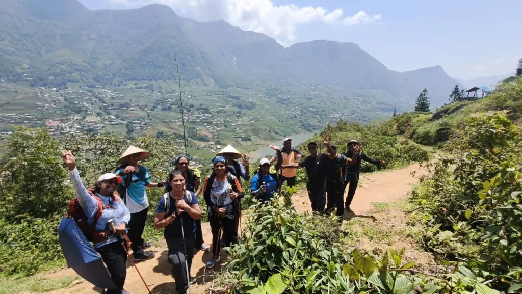 Sapa Trekking Tour, Explore Villages, Rice Terraces & Local Culture 1 THE SIGNATURE SAPA EXPERIENCE
